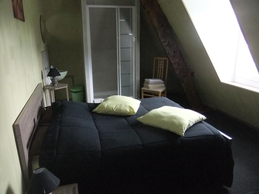 Gites De L'Aumondiere Conde-sur-Noireau Bilik gambar