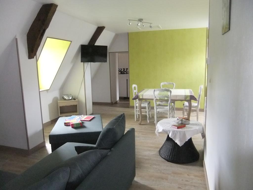 Gites De L'Aumondiere Conde-sur-Noireau Bilik gambar